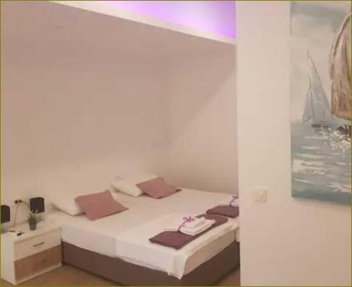 Apartments Dub - Tap to explore photos