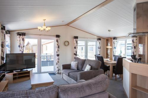 2 bedrooms, 4 beds