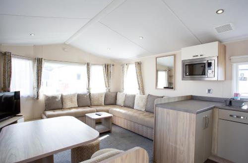 3 bedrooms, 6 beds
