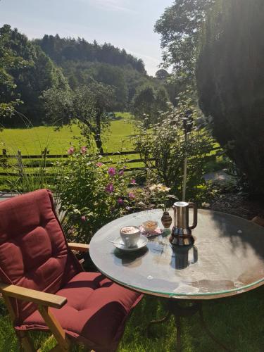 B&B Gummersbach - Ferienwohnung Drei Lilien - Bed and Breakfast Gummersbach