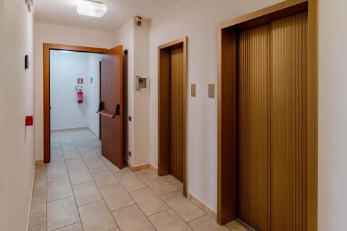 Regina Apartment by Toh Solution - image 5