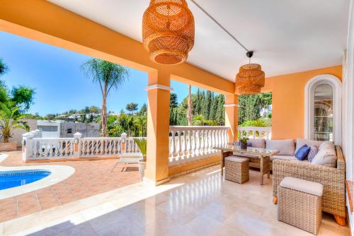 beranda/teres, Fuengirola Villa Majestic in La Sierrezuela