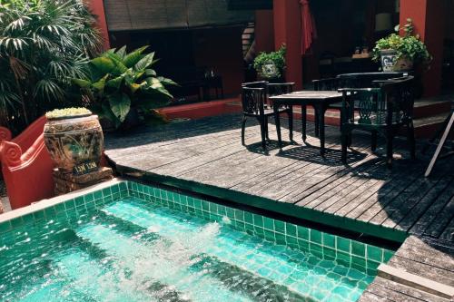 Tri Yaan Na Ros Colonial House Hotel
