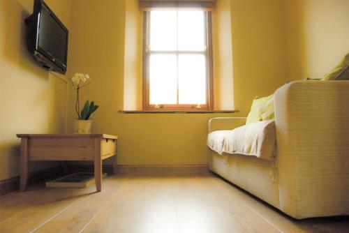 Courtyard Mews - image 4