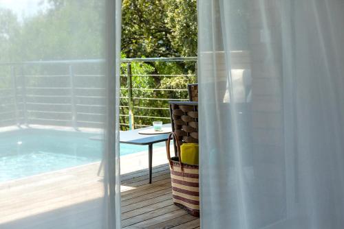 SWIM LODGE HOTEL - image 3