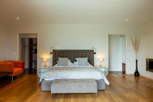 SWIM LODGE HOTEL - image 9