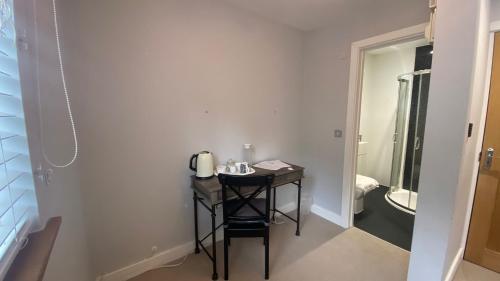Bathroom, Deepcut Lodge Bed & Breakfast in Camberley