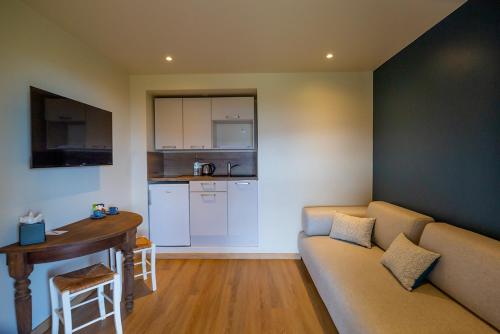 SWIM LODGE HOTEL - image 13