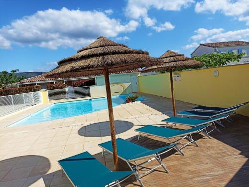 Le Gîte de Marilou classé 3 étoiles Vallon Pont d'Arc, résidence privée piscine