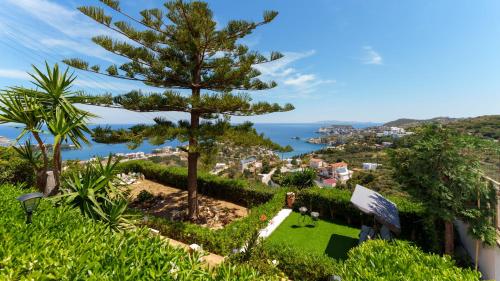  FNK Apartments with Sea View in Agia Pelagia