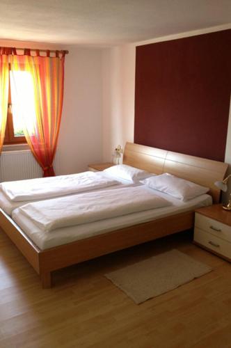 3 twin beds