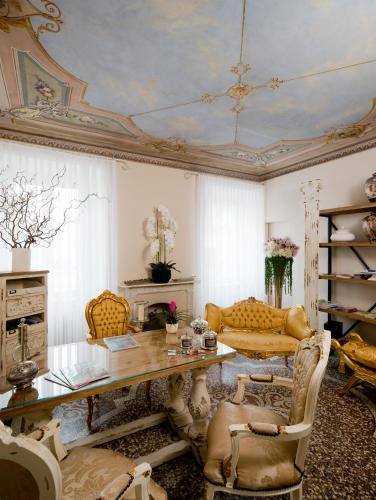 로비, Boutique Hotel Villa Sarnia in 산 나자로