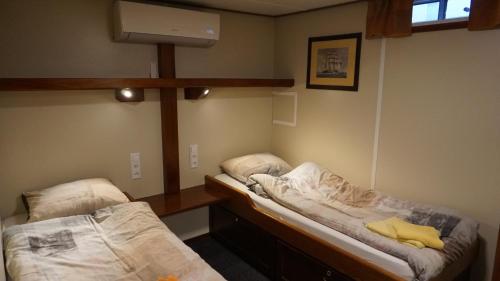 Hotelboat Angeline, Amsterdam (photo 5)