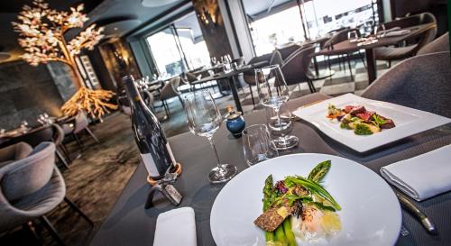 Logis Hotel Restaurant Gilles Moreau Laguiole - 레스토랑
