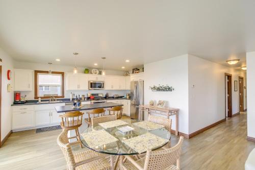 La Petit Maison - Lakefront Oshkosh Home! in Oshkosh, USA
