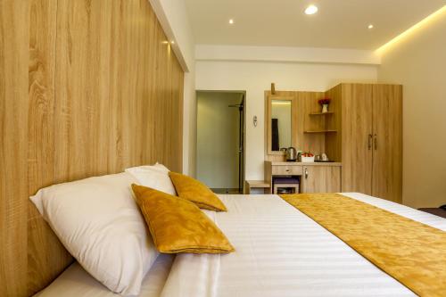24 Gold Hotel - image 14