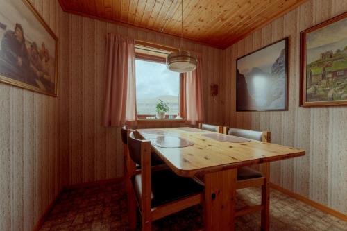 Instalaciones, 3-Bedroom Home in Eiði in Gjogv