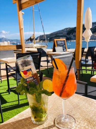 Food and beverages, ile du Frioul, la daurade du Frioul, marseille in Les Iles