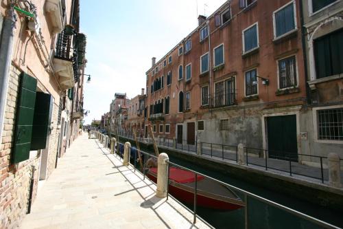 City Apartments Salute-Accademia - image 4
