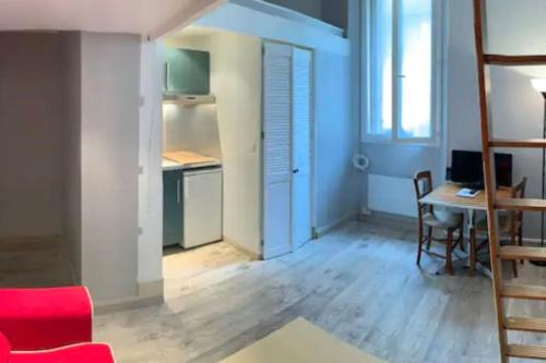 Grand studio centre Cannes in กาโน