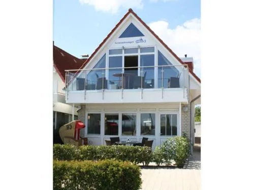 Maris Ferienwohnung Nr 47 OG mit Balkon und Meerblick in Scharbeutz, Deutschland