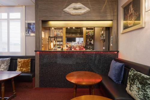 Adelaide Lodge - Town Centre - Opposite Winter Gardens – Blackpool