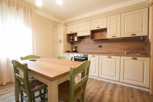 virtuve, Albergo Cà Cerfogli (Albergo Ca Cerfogli) in Montecreto