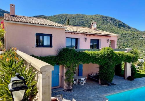 Villa avec piscine, magnifique vue mer - Location, gîte - Cavalaire-sur-Mer
