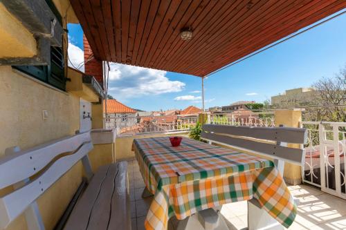  Apartment Ivanka in Omiš