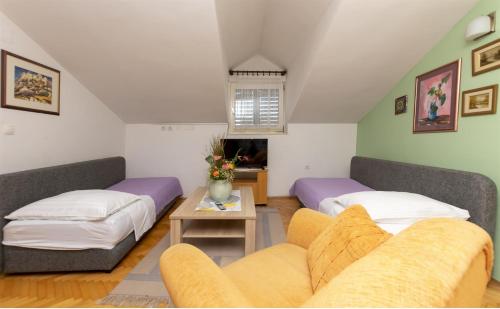 Apartment Ivanka - image 11