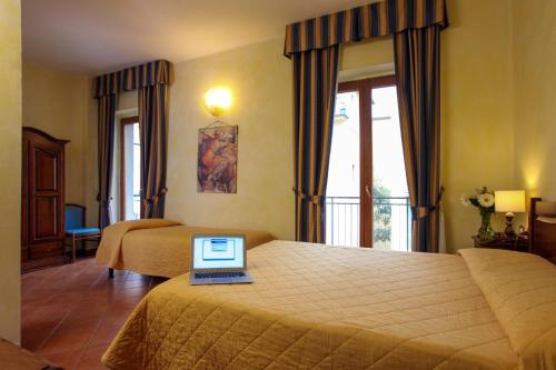 Hotel Bologna – Florence, IA
