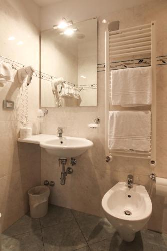 Hotel Bologna – Florence, IA