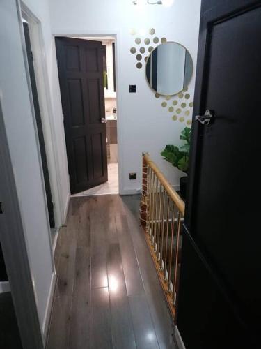 บริการและสิ่งอำนวยความสะดวก, Stunning 3-bedroom Great Sankey Home in เชสเชอะ