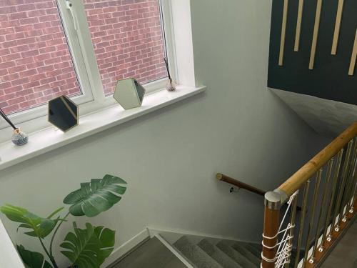 บริการและสิ่งอำนวยความสะดวก, Stunning 3-bedroom Great Sankey Home in เชสเชอะ