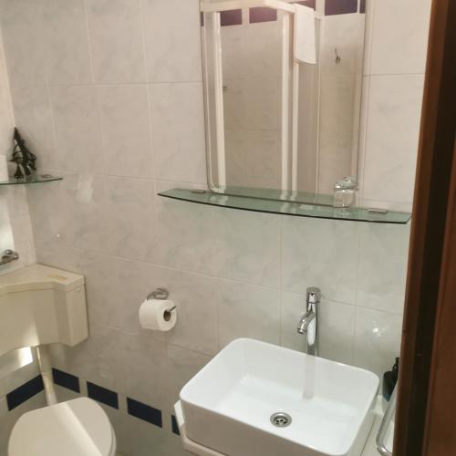 Deluxe Double Room image 5