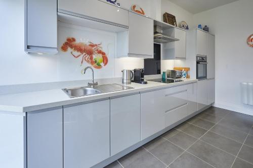 Host Stay The Little Lobster - Tap to explore photos