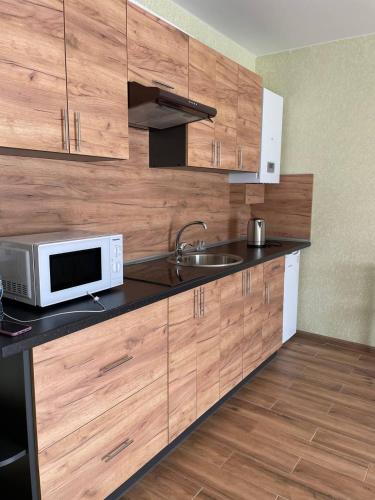 Yellow apartments in 鮑里斯皮爾