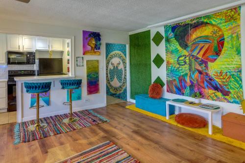 Colorful Atlanta Vacation Rental - Walk to Dtwn!