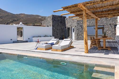 Villa with Private Pool image 5