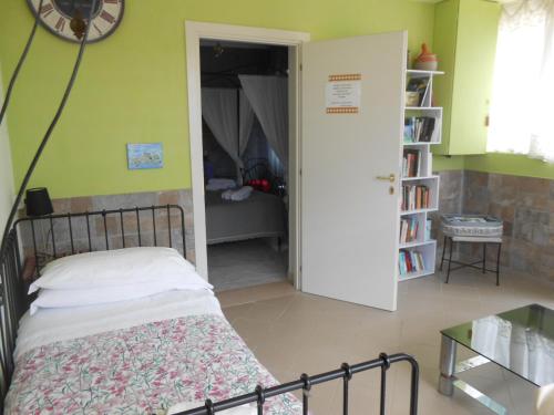 Double Room with Private Bathroom image 10