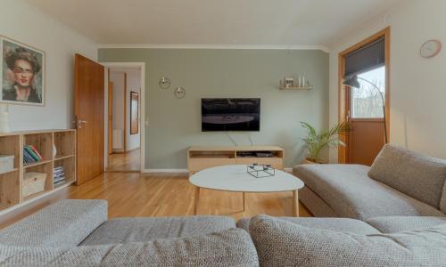 Unique Location - Bodanes - Hoydalar - 6 BR Villa, Tórshavn (photo 4)