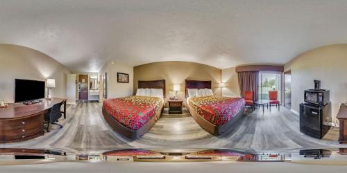 Econo Lodge - image 9