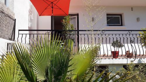 Oprema, Bel appartement avec grande terrasse ensoleillée et jardin (Bel appartement avec grande terrasse ensoleillee et jardin) in Clos Banet