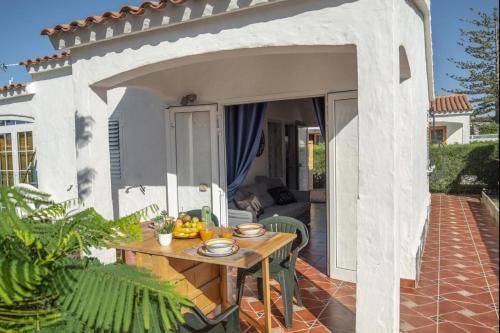 Los Arcos Bungalow jardin barbacoa piscina by Lightbooking Gran Canaria