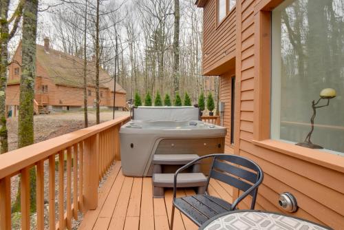 Private Hot Tub & Deck: North Conway Retreat in Hales Location (NH)