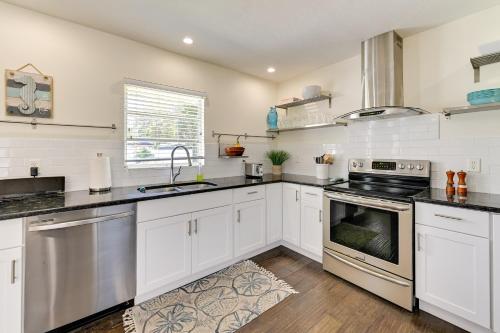 Sunny Sarasota Home with Pool Near Siesta Key Beach! in Sarasota, USA