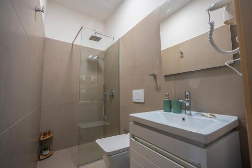 Standard Family Room image 6