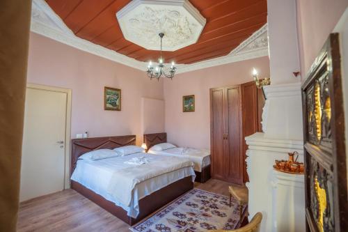 Family Room with Garden View room in Art Rooms Gjuhadol
