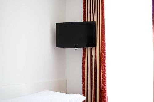 Single Room image 2