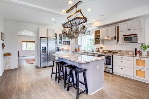 Mountaintop Ramona Home: Private Pool, Near Lake! in Poway